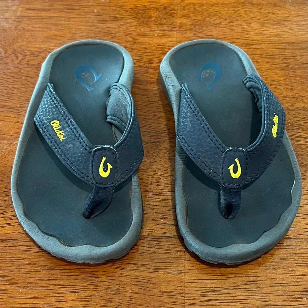 OluKai Toddler Boy's‎ Flip Flops Sandals Blue Yellow Size 10.5 EU 27.5